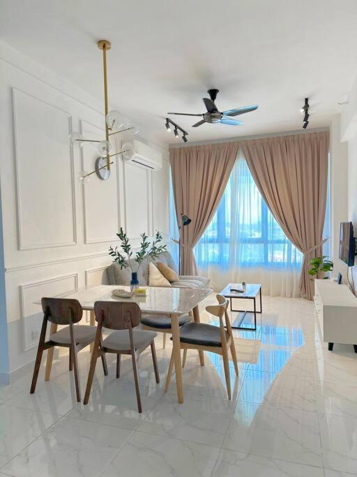 Netflix Two Bedroom Troika Kota Bharu Homestay 118 Экстерьер фото