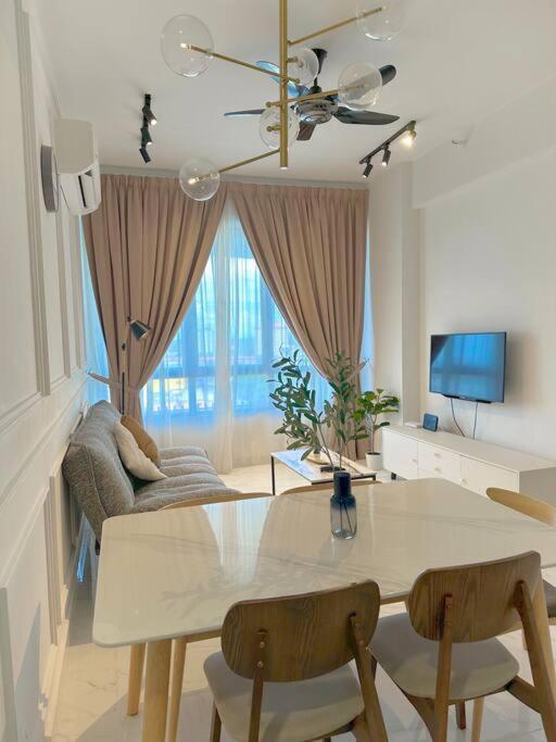 Netflix Two Bedroom Troika Kota Bharu Homestay 118 Экстерьер фото