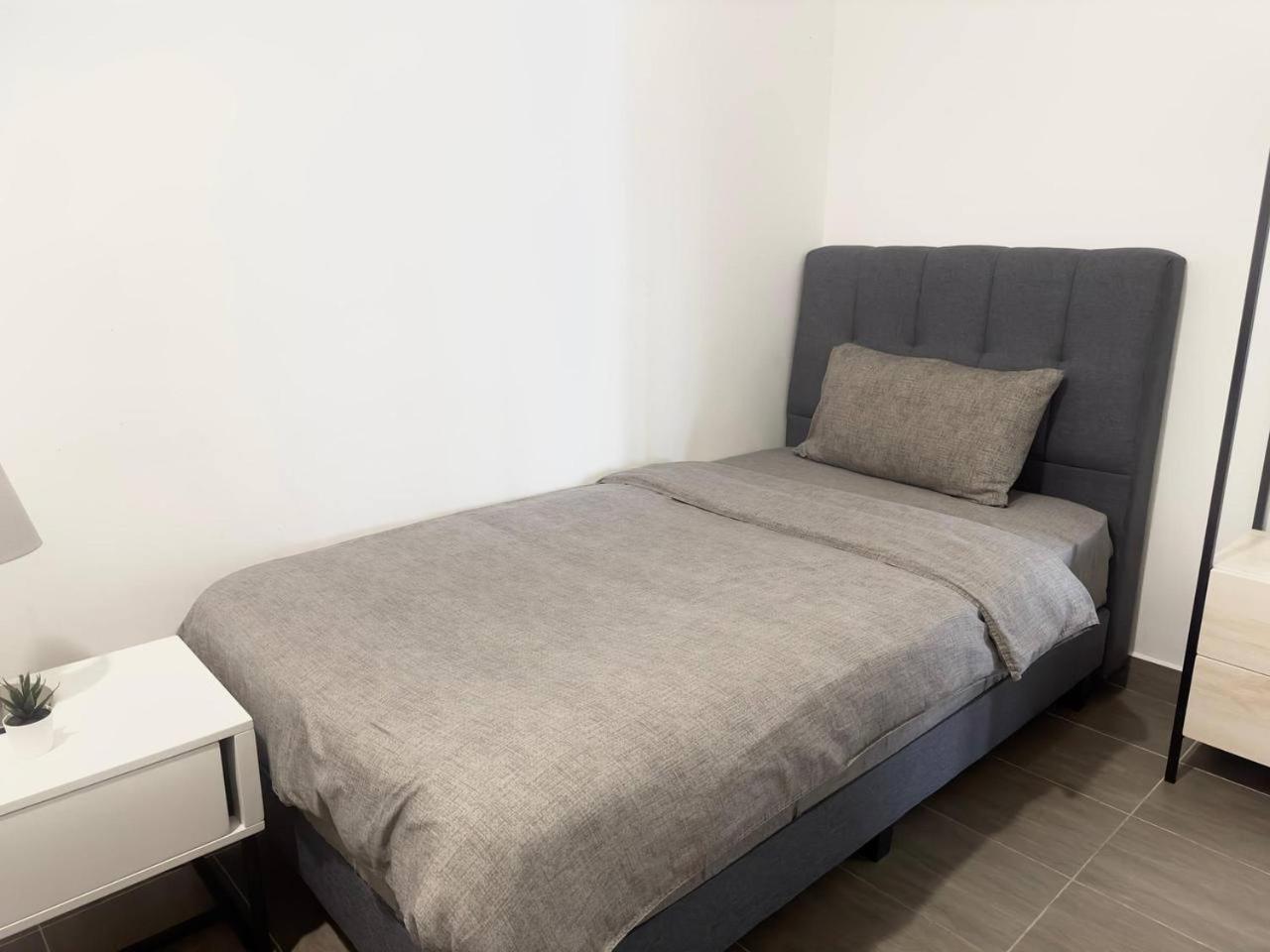 Netflix Two Bedroom Troika Kota Bharu Homestay 118 Экстерьер фото